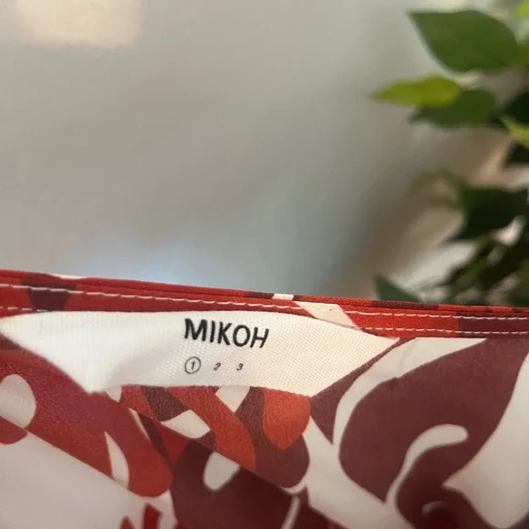 Women's Red and White Leaf Print Top - Picture 2 of 2